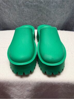Jeffrey Campbell Emerald Kelly Green Platform Clogs